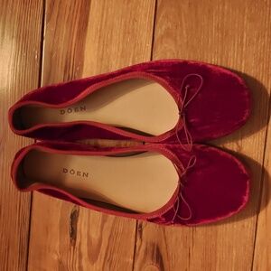 Doen Red Velvet Ballet Flats